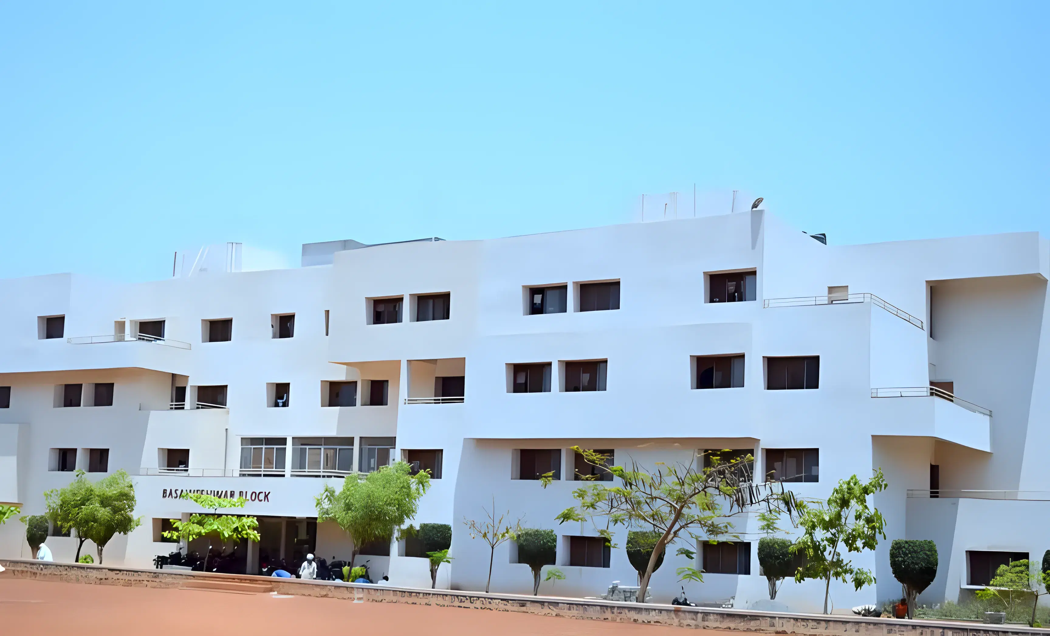 KLE College of Engineering and Technology Chikodi campus photo 3